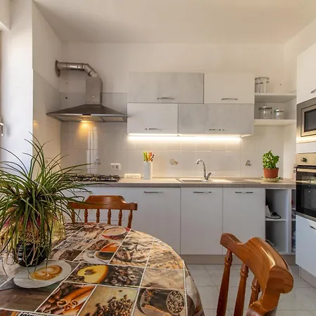 Casa Riviera Apartment
